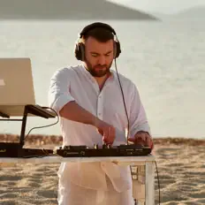 Listen to Spiros Hamza, watch music videos, read bio, see tour dates & more!