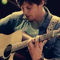 Ascolta undefined, guarda video musicali, leggi la biografia, vedi le date del tour & altro!