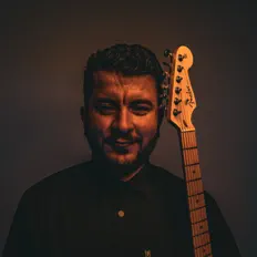 Burak Zeren सुनें, म्यूज़िक वीडियो देखें, बायो पढ़ें, दौरे की तारीखें और बहुत कुछ देखें!