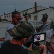 收听 Bryant EDT、观看音乐视频、阅读小传、查看巡演日期等 ！