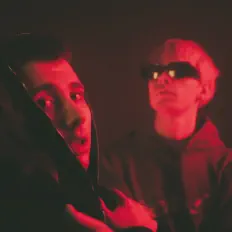 Poslechněte si interpreta Tec-1Flair, sledujte hudební videa, přečtěte si životopis, podívejte se na data turné a další informace.