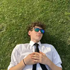 聆聽 rowann、觀看音樂影片、閱讀小傳、查看巡演日期等！