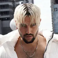 Poslechněte si interpreta undefined, sledujte hudební videa, přečtěte si životopis, podívejte se na data turné a další informace.