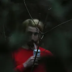 Ascolta Genuine Leather, guarda video musicali, leggi la biografia, vedi le date del tour & altro!