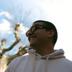 收听 MH、观看音乐视频、阅读小传、查看巡演日期等 ！