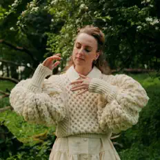 Listen to Niamh Bury, watch music videos, read bio, see tour dates & more!