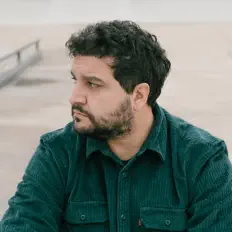 Ouça Durmast, assista a videoclipes, leia a biografia, veja as datas das turnês e mais!