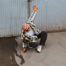 Écoutez Chrome Cable, regardez des vidéoclips, lisez la biographie, consultez les dates de tournée et plus encore !