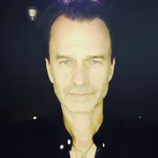 Poslechněte si interpreta Ralf Hildenbeutel, sledujte hudební videa, přečtěte si životopis, podívejte se na data turné a další informace.