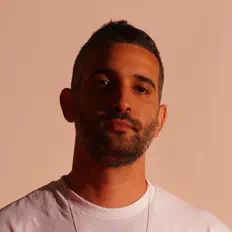 MLV: песни, клипы, биография, даты выступлений и многое другое.