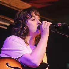 收听 Tinesha Kinley、观看音乐视频、阅读小传、查看巡演日期等 ！