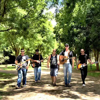 Escucha a Carrot Bowen & the Collective, mira videos musicales, lee su biografía, consulta las fechas de las gira y más.