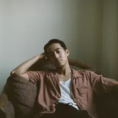 Dengarkan Kenny Ning, tonton video musik, baca bio, lihat tanggal tur & lainnya!