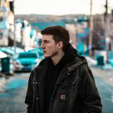 聆聽 SLY、觀看音樂影片、閱讀小傳、查看巡演日期等！