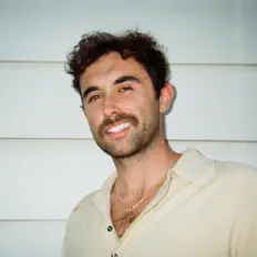 收听 Niko Bokos、观看音乐视频、阅读小传、查看巡演日期等 ！