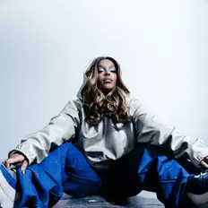 Listen to Amaal Nuux, watch music videos, read bio, see tour dates & more!