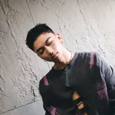 Obazを聴いたり、ミュージックビデオを鑑賞したり、経歴やツアー日程などを確認したりしましょう！