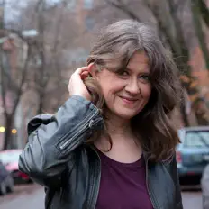 Hör dir Heather Kropf an, schau dir Musikvideos an, lies die Biografie, finde Tourdaten und mehr!