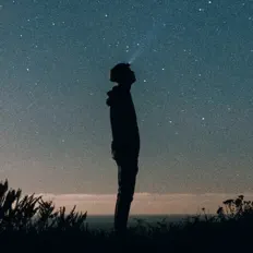 收听 Bastano、观看音乐视频、阅读小传、查看巡演日期等 ！