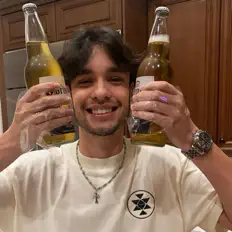 收听 L0$、观看音乐视频、阅读小传、查看巡演日期等 ！