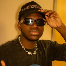 Ouça Dooley, assista a videoclipes, leia a biografia, veja as datas das turnês e mais!
