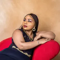 Ascolta undefined, guarda video musicali, leggi la biografia, vedi le date del tour & altro!