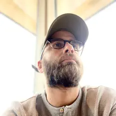 Ever Onwardを聴いたり、ミュージックビデオを鑑賞したり、経歴やツアー日程などを確認したりしましょう！