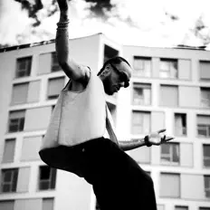 Tucoを聴いたり、ミュージックビデオを鑑賞したり、経歴やツアー日程などを確認したりしましょう！