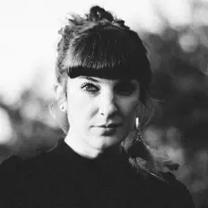 Dengarkan Otur, tonton video musik, baca bio, lihat tanggal tur & lainnya!