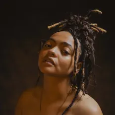 Ascolta Malaika Mfalme, guarda video musicali, leggi la biografia, vedi le date del tour & altro!