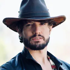 Poslechněte si interpreta Jutt Huffman, sledujte hudební videa, přečtěte si životopis, podívejte se na data turné a další informace.