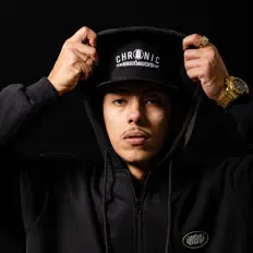 Poslechněte si interpreta Vietnã, sledujte hudební videa, přečtěte si životopis, podívejte se na data turné a další informace.