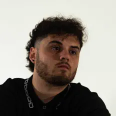 Ouça JAYJ, assista a videoclipes, leia a biografia, veja as datas das turnês e mais!