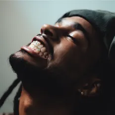 Luister naar Mayani Swave, bekijk muziekvideo's, lees de bio, bekijk de tourdata, en meer!