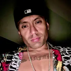 Poslechněte si interpreta Dj V.III, sledujte hudební videa, přečtěte si životopis, podívejte se na data turné a další informace.