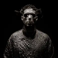 Escucha a Solarrio, mira videos musicales, lee su biografía, consulta las fechas de las gira y más.
