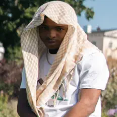 J Lootを聴いたり、ミュージックビデオを鑑賞したり、経歴やツアー日程などを確認したりしましょう！