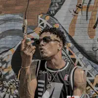 Ouça undefined, assista a videoclipes, leia a biografia, veja as datas das turnês e mais!