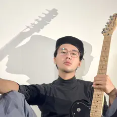 Arsen Dossanを聴いたり、ミュージックビデオを鑑賞したり、経歴やツアー日程などを確認したりしましょう！