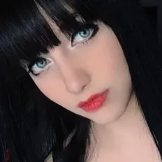 Ascolta Caroly, guarda video musicali, leggi la biografia, vedi le date del tour & altro!