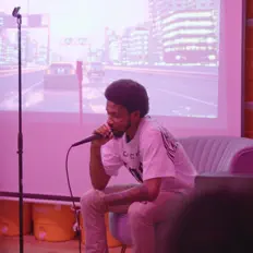 Abasi Qadhafi dinle, müzik videolarını izle, biyografisini oku, tur tarihlerini ve daha fazlasını gör!