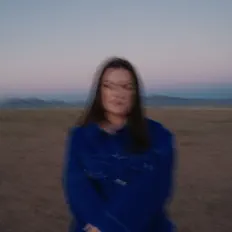 聆聽 Elle Azar、觀看音樂影片、閱讀小傳、查看巡演日期等！