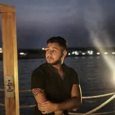 Escucha a Mario Em, mira videos musicales, lee su biografía, consulta las fechas de las gira y más.