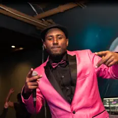 收听 Alex "Cunny" Ross、观看音乐视频、阅读小传、查看巡演日期等 ！