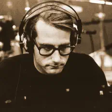 聆聽 Bobby Woods、觀看音樂影片、閱讀小傳、查看巡演日期等！