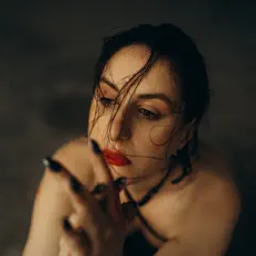 Poslechněte si interpreta Anastasiia Lark, sledujte hudební videa, přečtěte si životopis, podívejte se na data turné a další informace.
