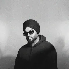 Escucha a Amrit, mira videos musicales, lee su biografía, consulta las fechas de las gira y más.