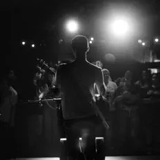 Dengarkan Skye McQuinley, tonton video musik, baca bio, lihat tanggal tur & lainnya!