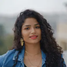 收听 Aditi Bhavaraju、观看音乐视频、阅读小传、查看巡演日期等 ！