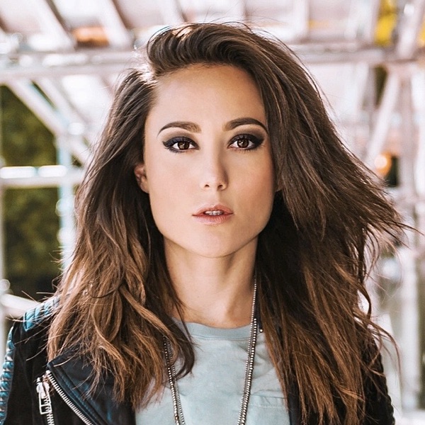 Lauren Mayhew's avatar